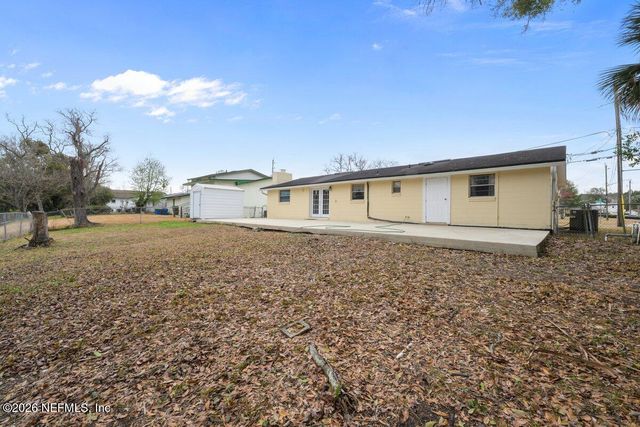 2071 COURTNEY Drive, Jacksonville, FL 32208