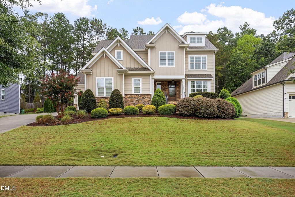 232 Sunset Bluffs Drive, Fuquay Varina, NC 27526