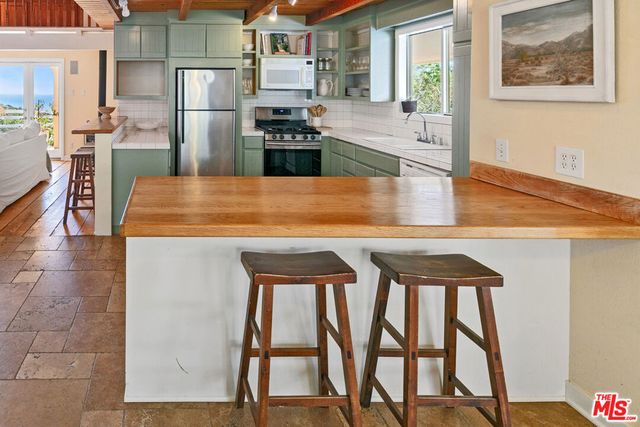 2302 Latigo Canyon Road, Malibu, CA 90265