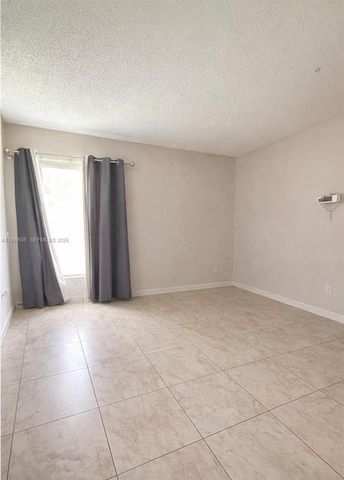 17650 NW 68th Ave A2001, Hialeah, FL 33015