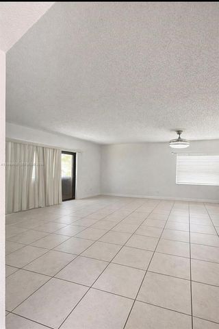 17650 NW 68th Ave A2001, Hialeah, FL 33015