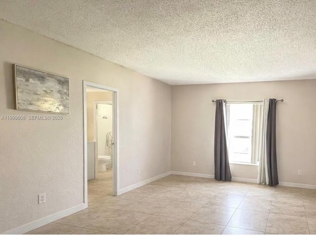 17650 NW 68th Ave A2001, Hialeah, FL 33015