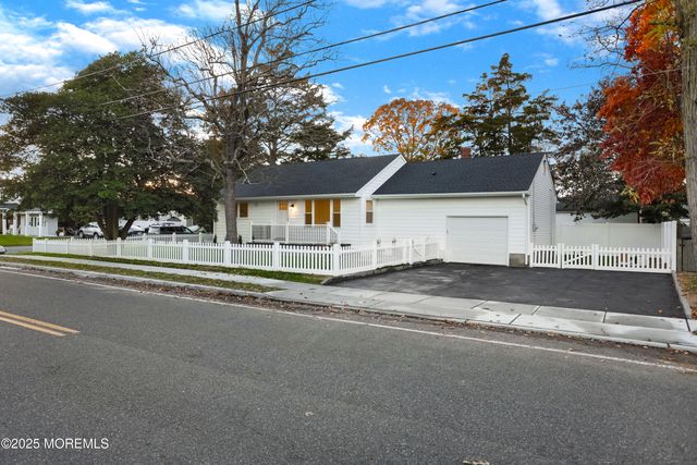 2401 Mallow Street, Point Pleasant, NJ 08742