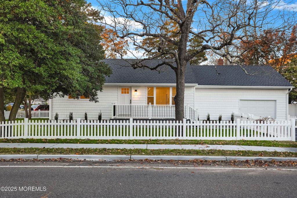 2401 Mallow Street, Point Pleasant, NJ 08742