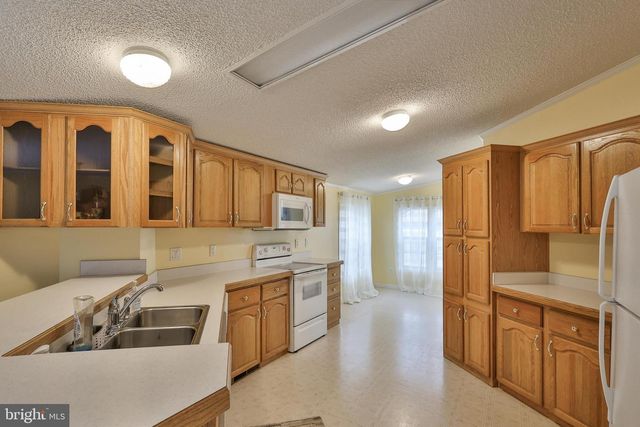 6 DOGWOOD, Quakertown, PA 18951