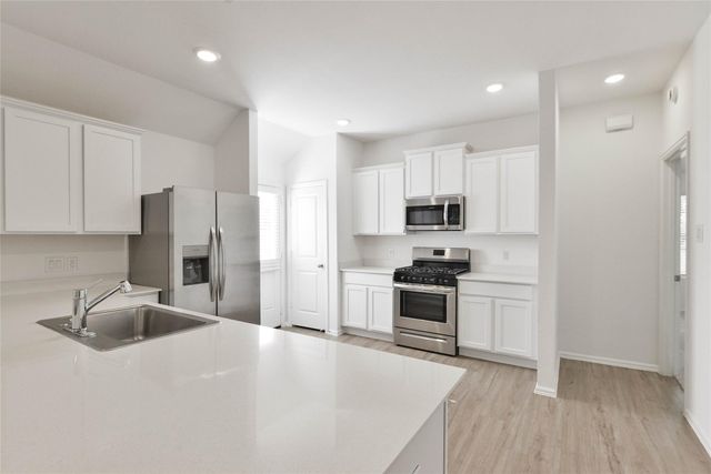 1935 Barrett Gables Drive, Crosby, TX 77532