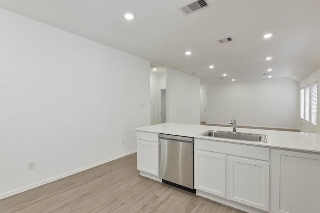 1935 Barrett Gables Drive, Crosby, TX 77532