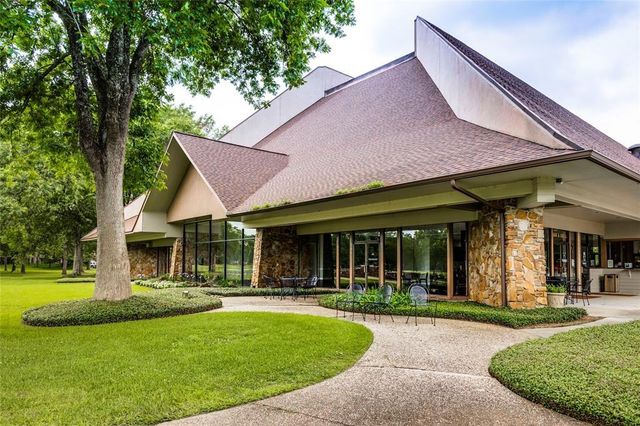 1935 Barrett Gables Drive, Crosby, TX 77532