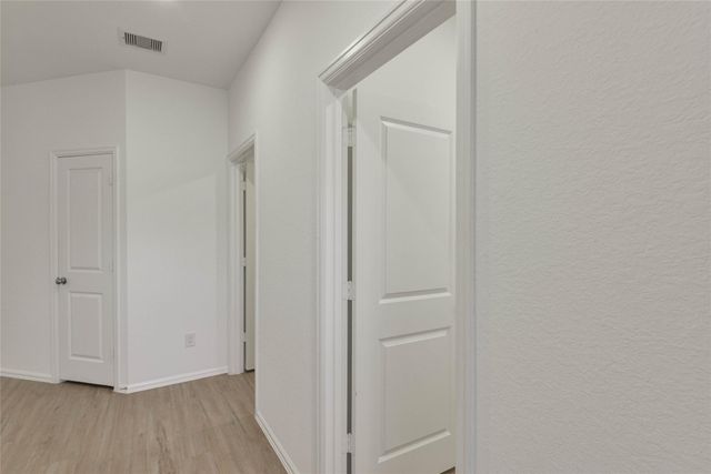 1935 Barrett Gables Drive, Crosby, TX 77532