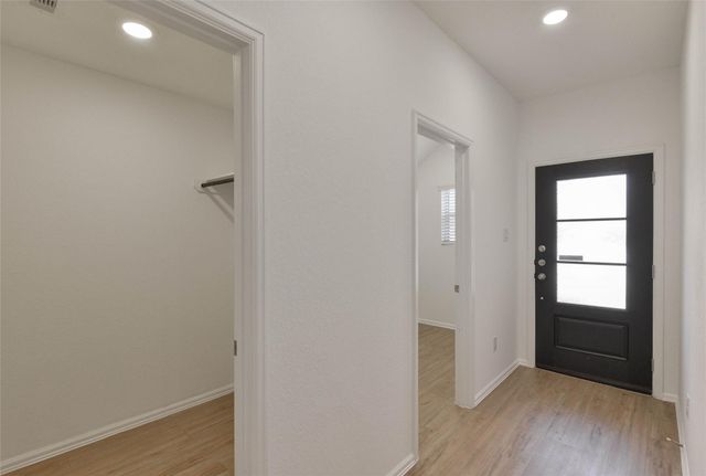 1935 Barrett Gables Drive, Crosby, TX 77532