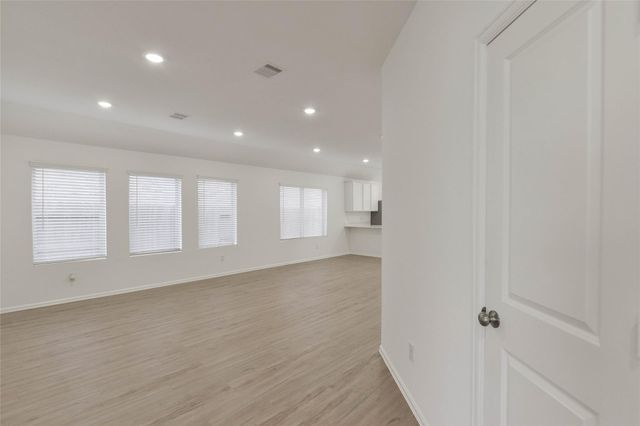 1935 Barrett Gables Drive, Crosby, TX 77532