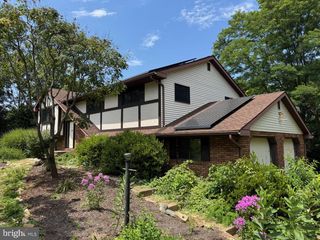 5007 SNYDER MILL RD, Spring Grove, PA 17362