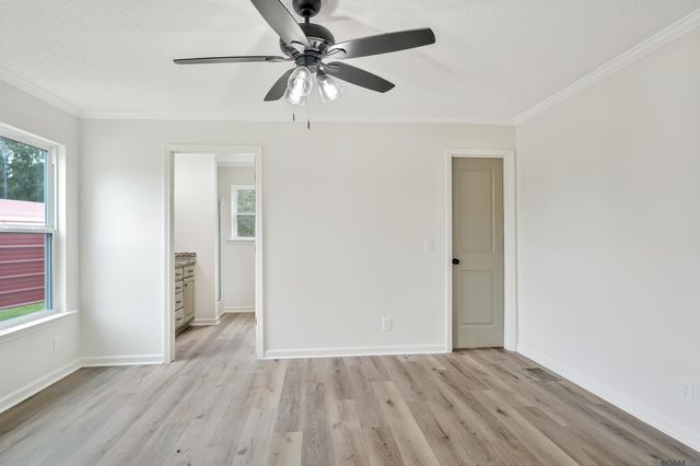 34040 Robbie Lee Dr, Denham Springs, LA 70706