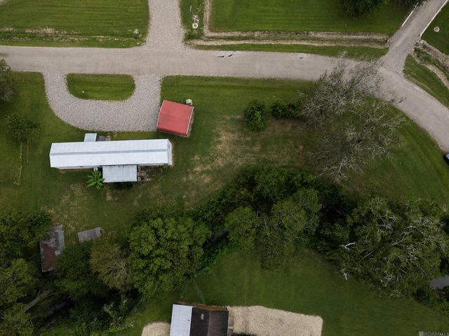 34040 Robbie Lee Dr, Denham Springs, LA 70706