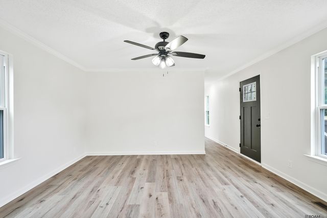 34040 Robbie Lee Dr, Denham Springs, LA 70706