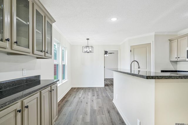 34040 Robbie Lee Dr, Denham Springs, LA 70706