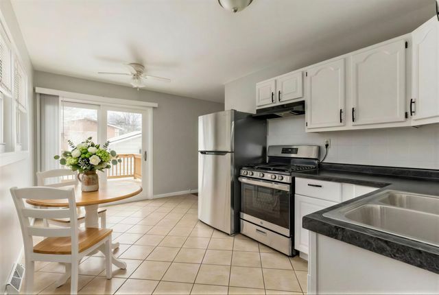 2119 Hermon Avenue, Zion, IL 60099