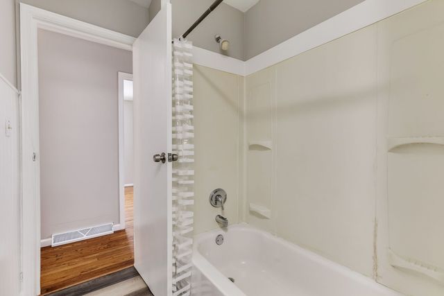 2119 Hermon Avenue, Zion, IL 60099