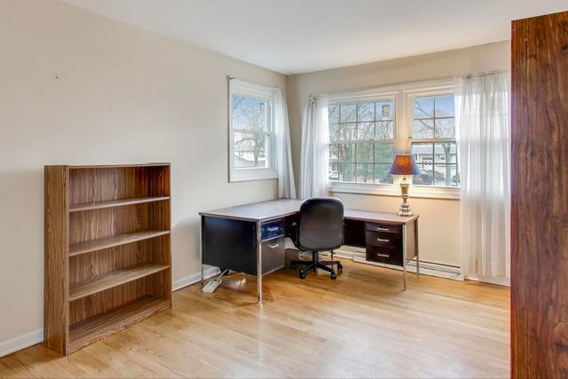 11 W Emerson Street, Arlington Heights, IL 60005