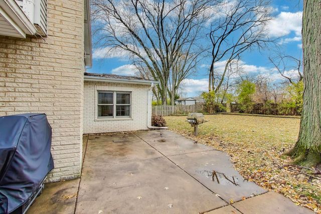 11 W Emerson Street, Arlington Heights, IL 60005