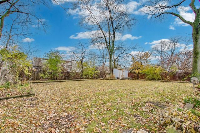 11 W Emerson Street, Arlington Heights, IL 60005