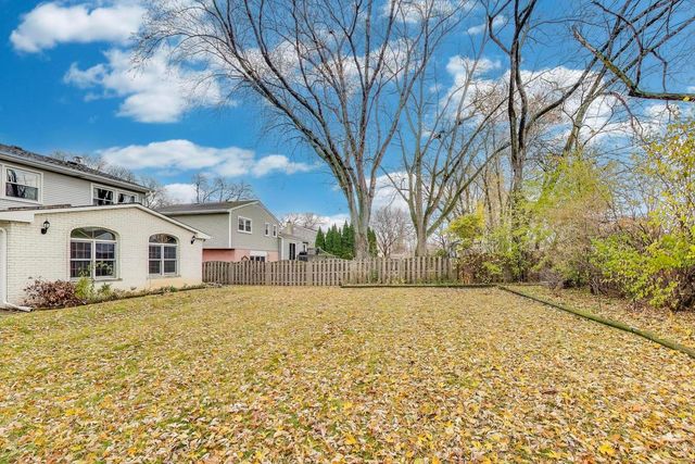 11 W Emerson Street, Arlington Heights, IL 60005