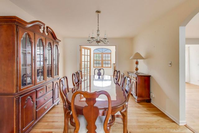 11 W Emerson Street, Arlington Heights, IL 60005