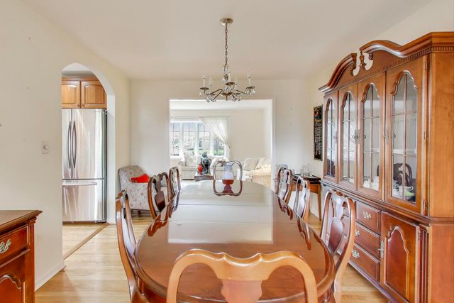 11 W Emerson Street, Arlington Heights, IL 60005