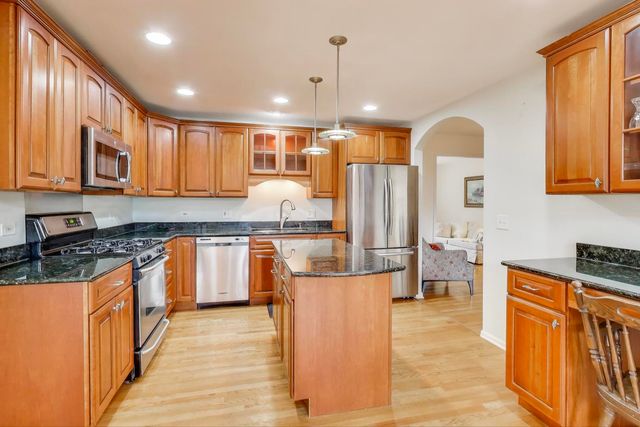 11 W Emerson Street, Arlington Heights, IL 60005