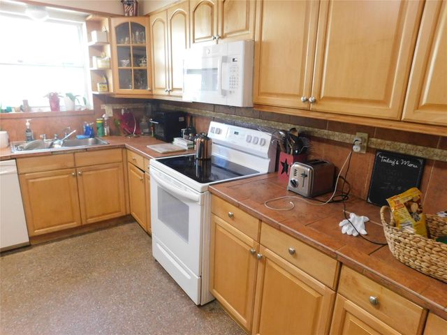 4982 SW 29th Terrace, Dania Beach, FL 33312