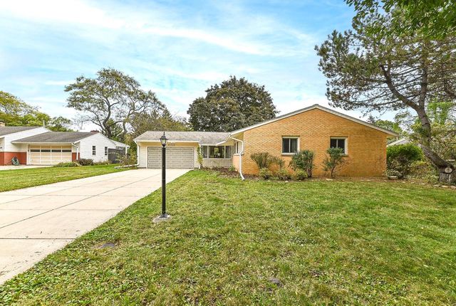 8590 N Regent ROAD, Fox Point, WI 53217