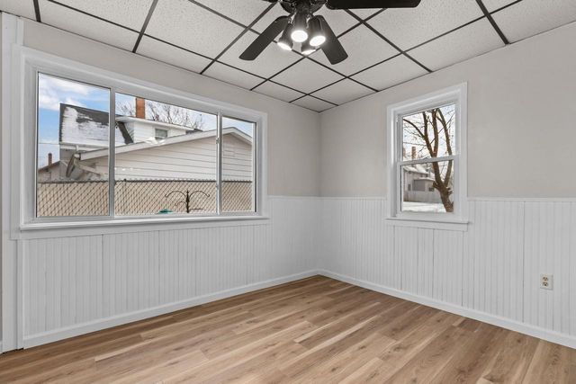 609 W COOK STREET, New London, WI 54961