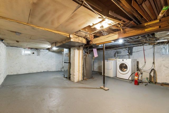 609 W COOK STREET, New London, WI 54961