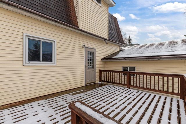 609 W COOK STREET, New London, WI 54961