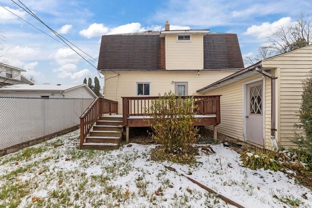 609 W COOK STREET, New London, WI 54961