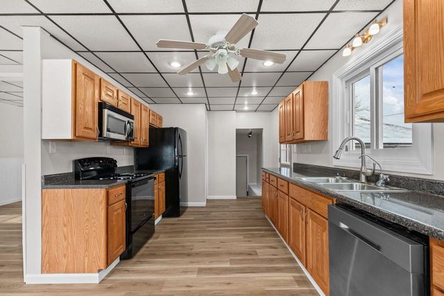 609 W COOK STREET, New London, WI 54961