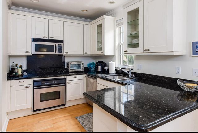 338 Tuxedo Lane, West Palm Beach, FL 33401