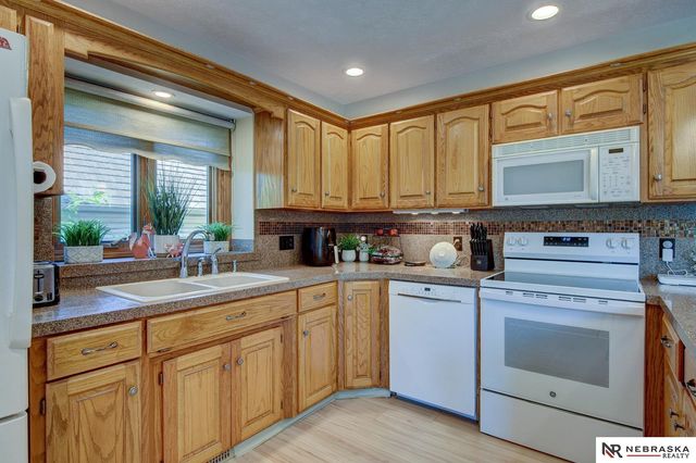 13065 Jefferson Circle, Omaha, NE 68137