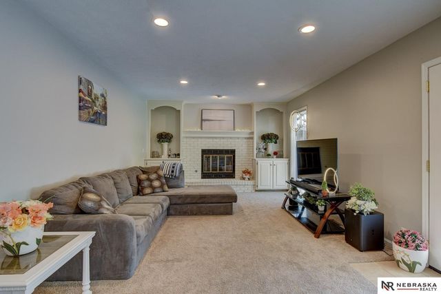 13065 Jefferson Circle, Omaha, NE 68137