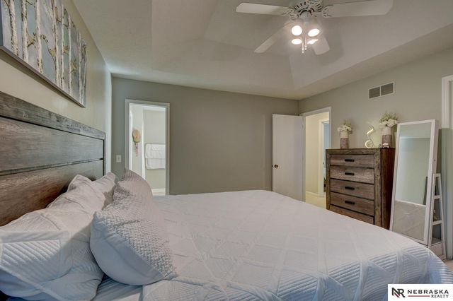 13065 Jefferson Circle, Omaha, NE 68137