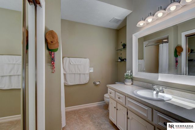 13065 Jefferson Circle, Omaha, NE 68137