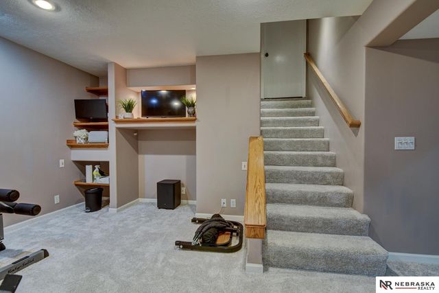 13065 Jefferson Circle, Omaha, NE 68137