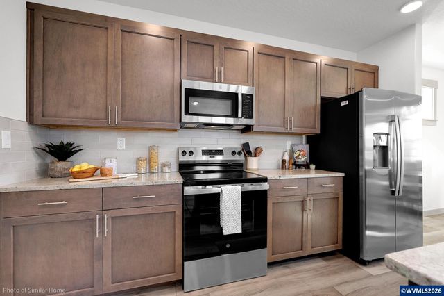 933 SE Blackbird Av, Albany, OR 97322