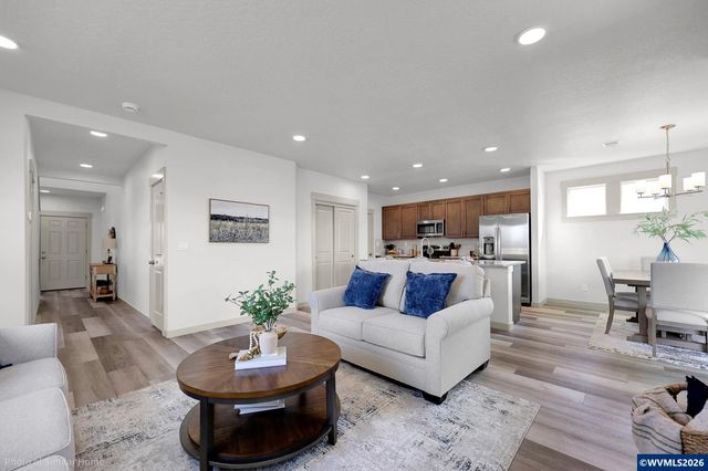 933 SE Blackbird Av, Albany, OR 97322