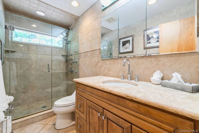 10 W Landing Road, Hampton Bays, NY 11946