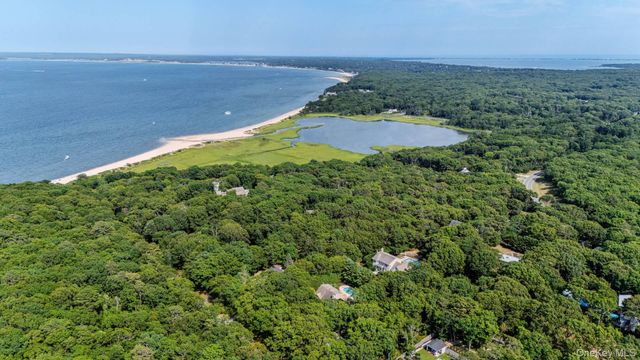 10 W Landing Road, Hampton Bays, NY 11946