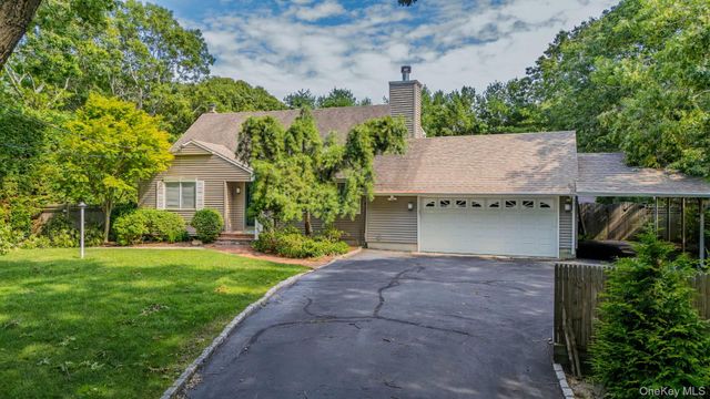 10 W Landing Road, Hampton Bays, NY 11946