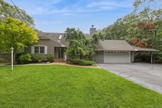 10 W Landing Road, Hampton Bays, NY 11946