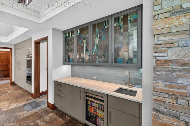 22635 Evergreen Court, Novi, MI 48374