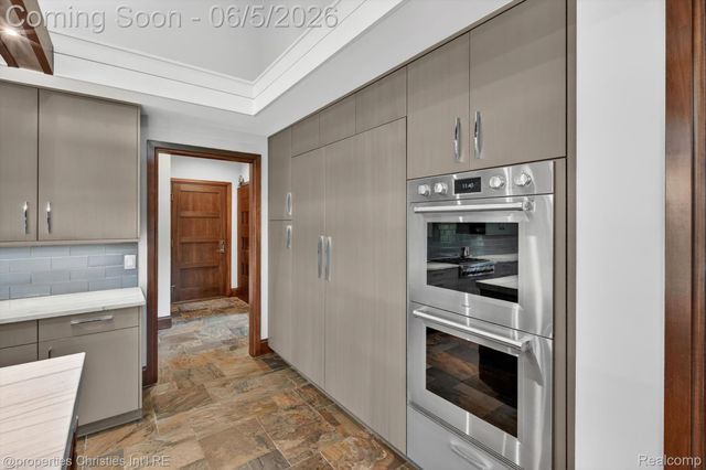 22635 Evergreen Court, Novi, MI 48374